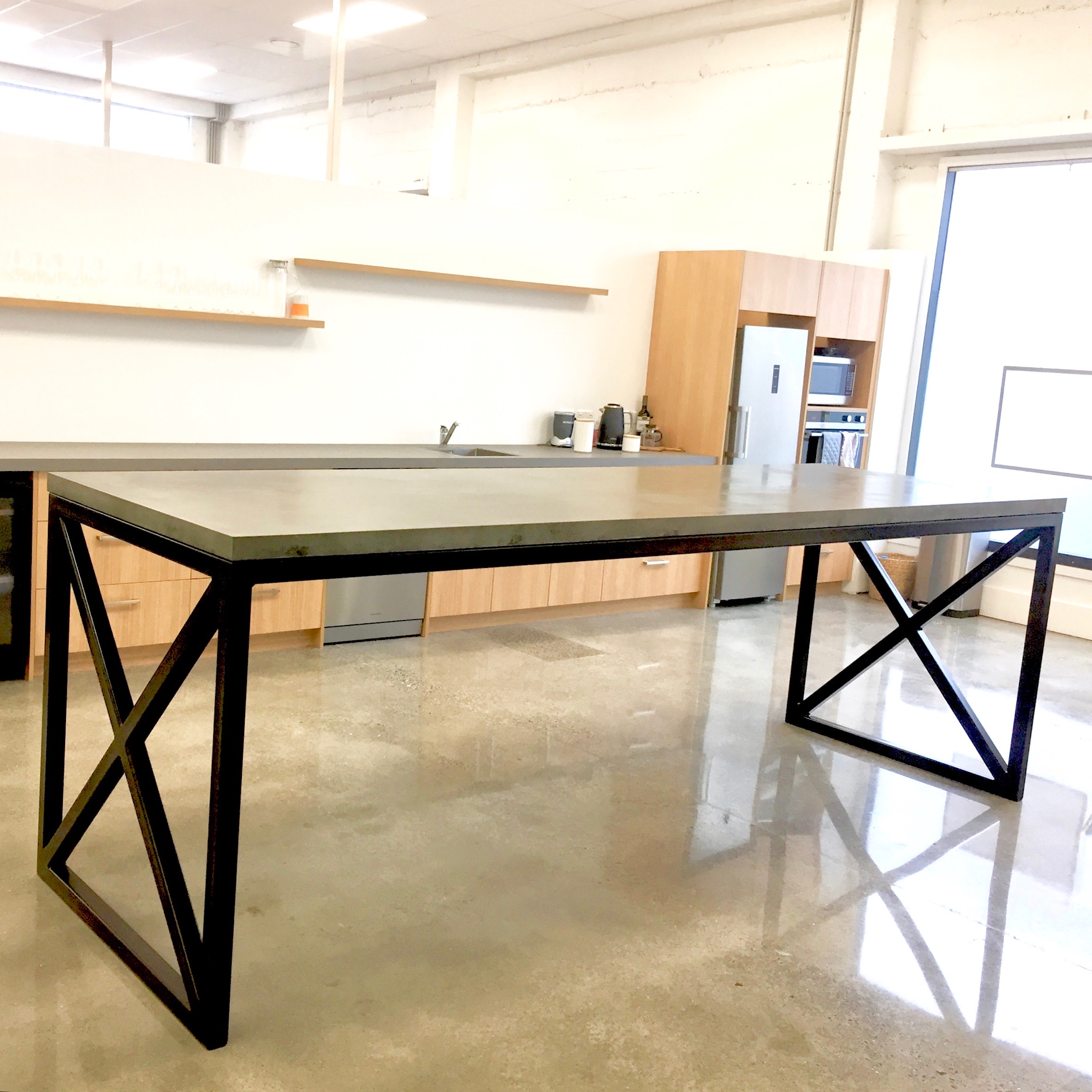 OFFICE KITCHEN BAR LEANER – SOTHEBY’S NAPIER